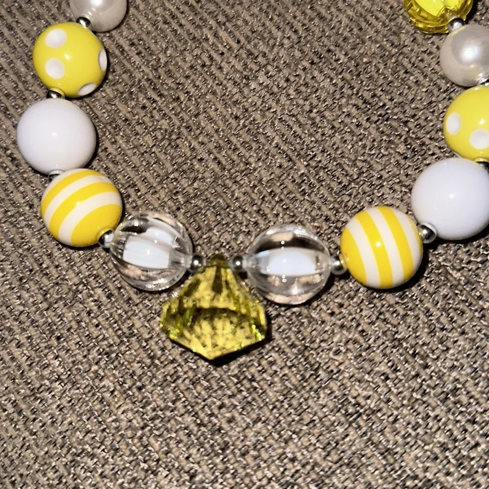 Chunky Bubblegum Necklace Yellow and White